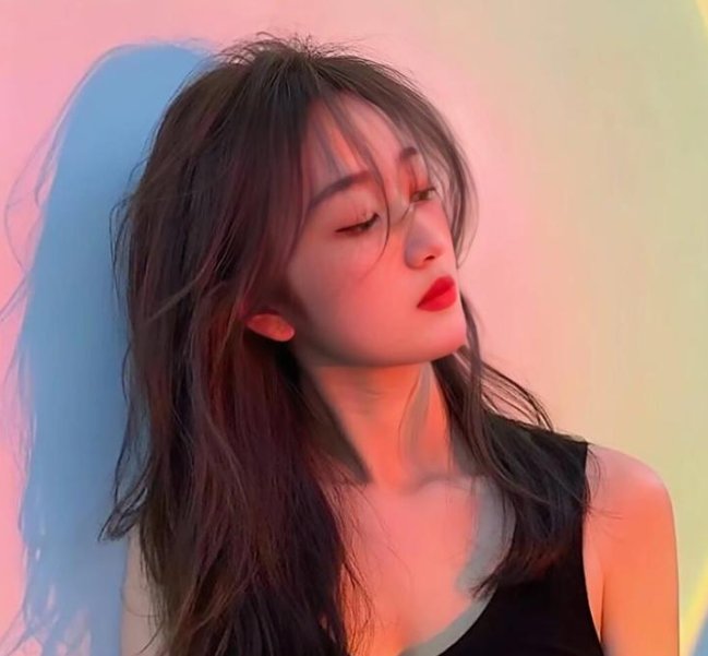 龙纹身的女孩